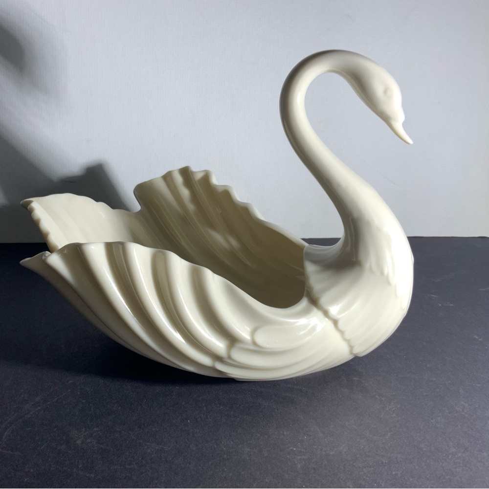 Vintage Lenox porcelain ‘White Swan’ candy dish, wedding promise collection